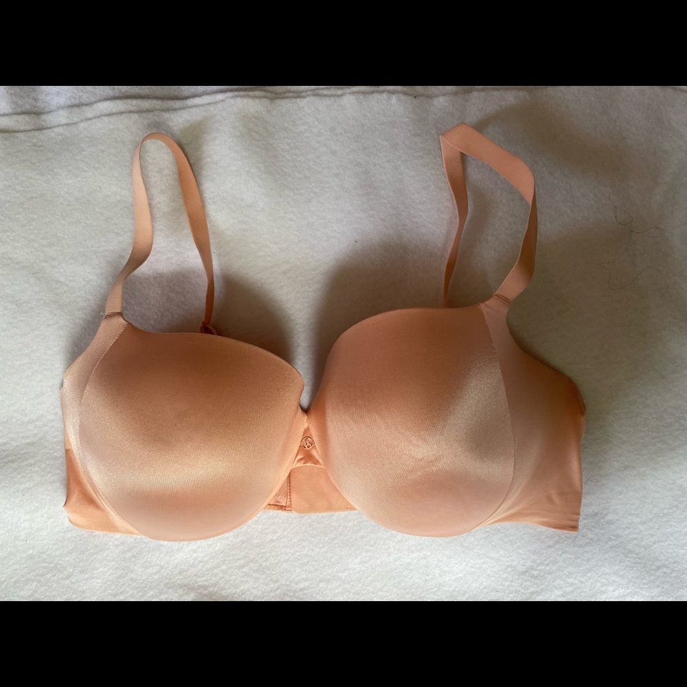 Victoria’s Secret Lines Demi Bra peach